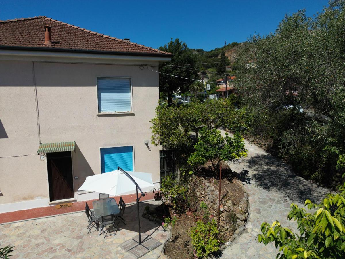 Il Giardino Delle Cycas Appartement Romito Magra Buitenkant foto