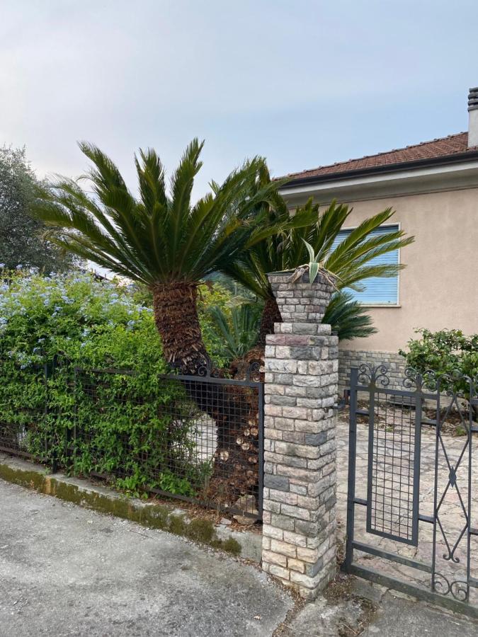 Il Giardino Delle Cycas Appartement Romito Magra Buitenkant foto